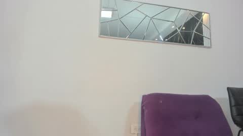 nini_beyker online show from October 20, 1:47 pm