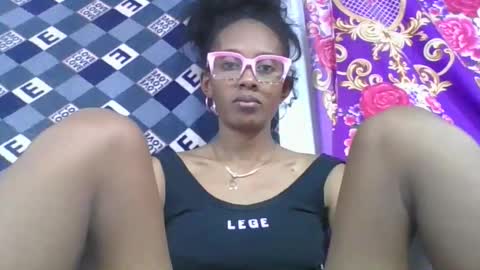 ninie246746 online show from April 15, 7:47 pm