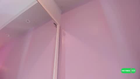 Ninna  online show from November 22, 5:04 pm