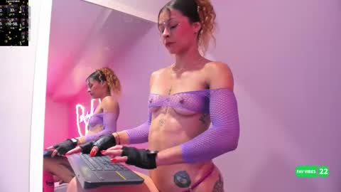 Snapshot of ninna_monroe_ chatting on September 13, 4:48 pm Ninna online show from September 13, 4:48 pm