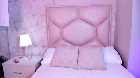   ambarsulliva  online show from October 13, 11:35 am