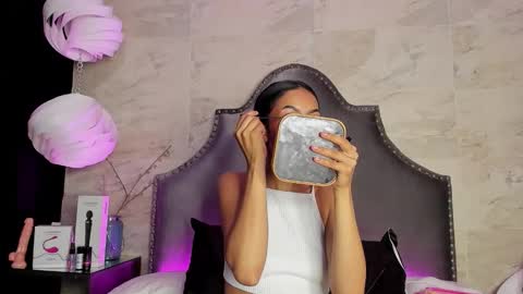 Zoe  online show from April 9, 4:37 am