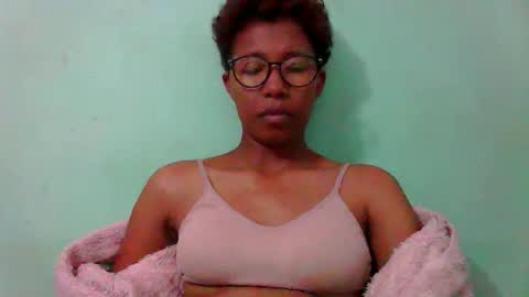 noellah online show from September 16, 5:48 am