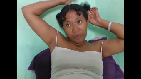 noellah online show from April 19, 6:10 pm