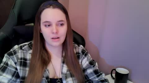 noir_ember_ online show from February 20, 1:45 pm