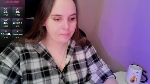 noir_ember_ online show from April 3, 6:17 pm