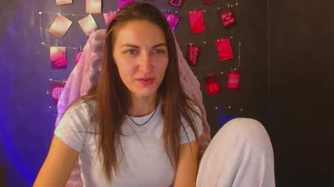 Nora online show from October 19, 9:50 pm