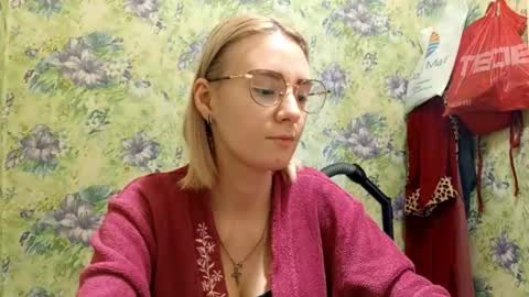 Lola online show from October 2, 7:24 am