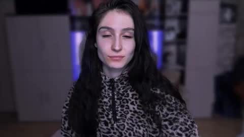 Hazel online show from March 1, 9:47 pm