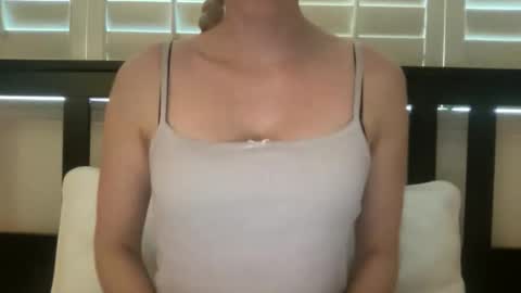 noscandal online show from November 3, 10:36 pm