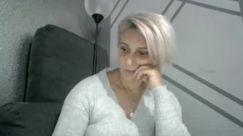 nosmileme online show from October 18, 6:53 pm