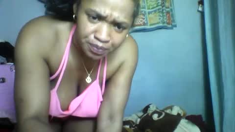 nosminah01 online show from September 12, 9:11 pm