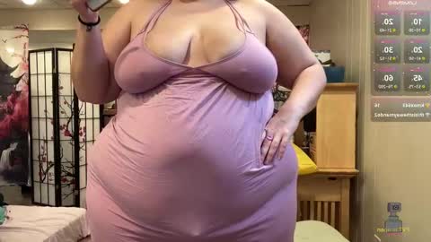 Snapshot of noturbabymoms chatting on October 27, 6:13 pm NotUrBabyMoms online show from October 27, 6:13 pm