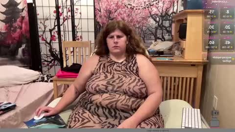 Snapshot of noturbabymoms chatting on September 11, 12:44 am NotUrBabyMoms online show from September 11, 12:44 am