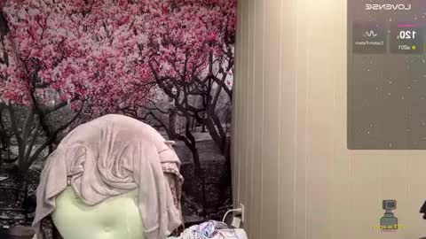 Snapshot of noturbabymoms chatting on March 8, 4:37 pm NotUrBabyMoms online show from March 8, 4:37 pm