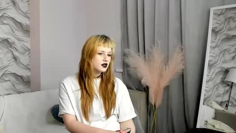 Snapshot of nova_grave chatting on October 14, 11:35 am NovaGrave online show from October 14, 11:35 am