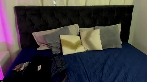 nova velvet online show from January 5, 5:27 pm