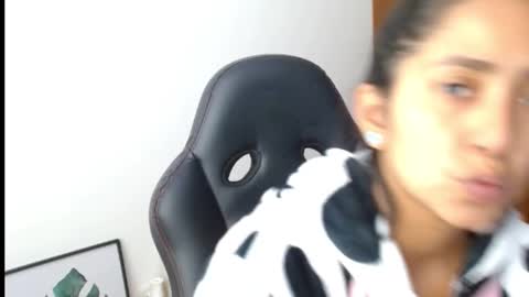 novaperotti online show from December 28, 7:01 pm