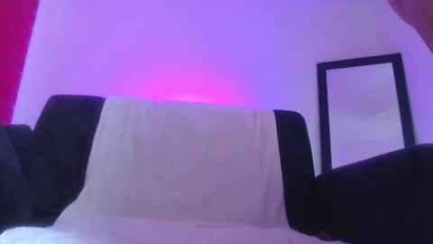 NyahMackenzie online show from November 21, 6:54 pm