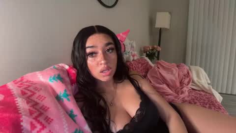 nylasinns online show from April 30, 1:11 am