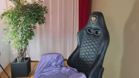 nymphvariety online show from October 19, 5:31 am