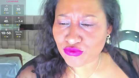 nyomi browm online show from December 16, 10:32 am