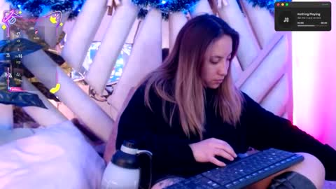 Alex   .    online show from November 28, 2:14 am