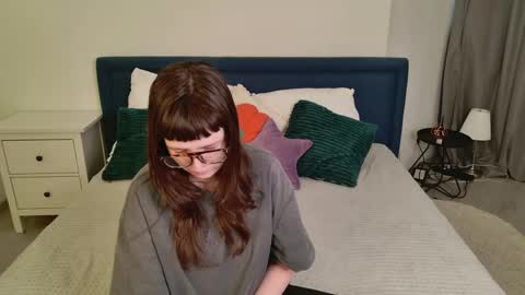 hey hey i am Lora and im new here hope to have some good time here 3 online show from May 4, 12:53 pm
