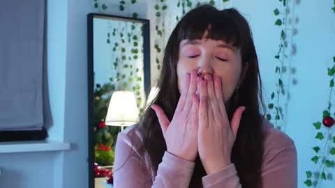 hey hey i am Lora and im new here hope to have some good time here 3 online show from December 14, 2:01 pm