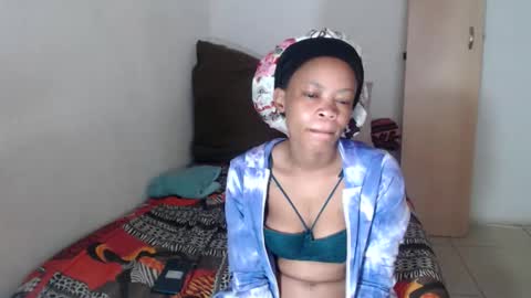 Snapshot of obsessedmimi chatting on October 1, 5:12 am obsessedmimi online show from October 1, 5:12 am