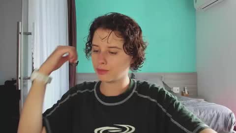 Evie online show from February 3, 5:51 am