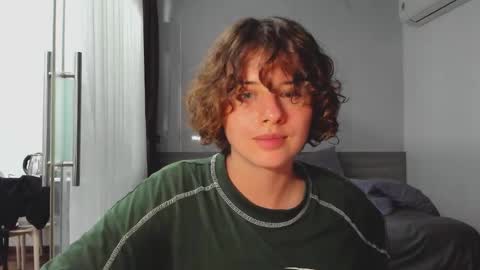 Evie online show from March 1, 3:05 pm