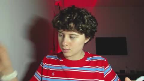 Evie online show from February 2, 12:04 pm