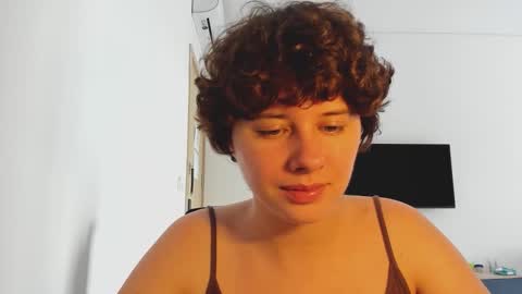 Evie online show from February 18, 5:39 am