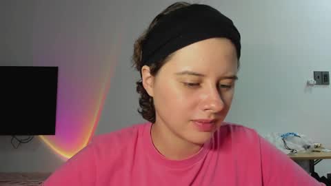 Evie online show from April 18, 3:36 pm