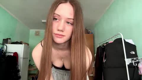 Mia online show from March 17, 9:13 am