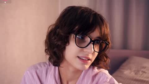 Thea online show from December 16, 7:09 pm