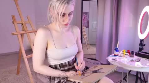 Lily online show from June 3, 2:33 pm