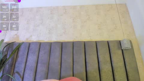 Snapshot of oh_hollyy chatting on February 16, 7:49 pm Holly online show from February 16, 7:49 pm