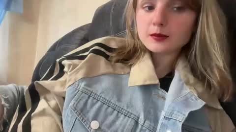 Oktavia7777 online show from April 9, 12:21 pm