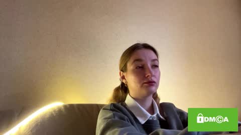 Olivia here online show from September 29, 9:36 am