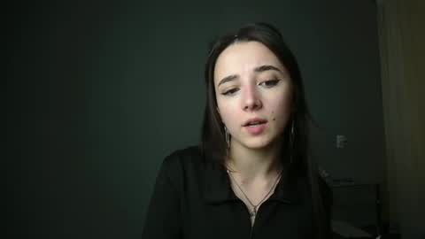 Snapshot of olivia_oliv chatting on March 6, 9:53 pm Olivia online show from March 6, 9:53 pm