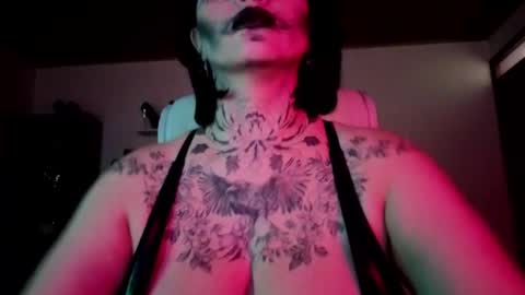   online show from October 6, 2:45 pm