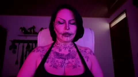   online show from October 2, 4:01 pm