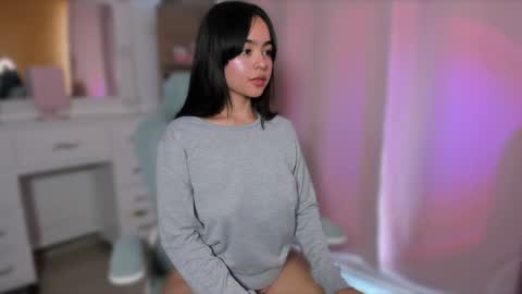 Snapshot of olivia_xd_ chatting on January 24, 12:52 pm Olivia online show from January 24, 12:52 pm