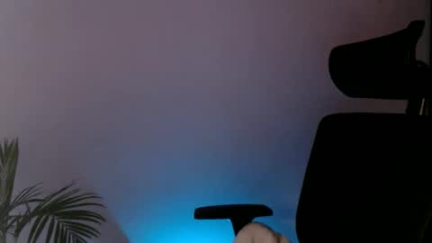 oliviaaa__ online show from February 18, 4:39 pm