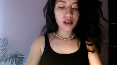 oliviaaa__ online show from April 12, 9:50 pm