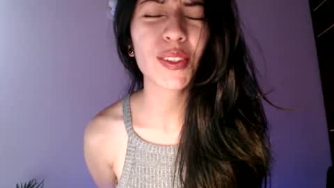 oliviaaa__ online show from March 3, 4:24 pm