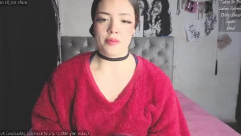 oliviabluee10 online show from April 14, 2:33 am