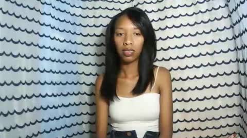 oliviah27 online show from December 2, 12:07 pm